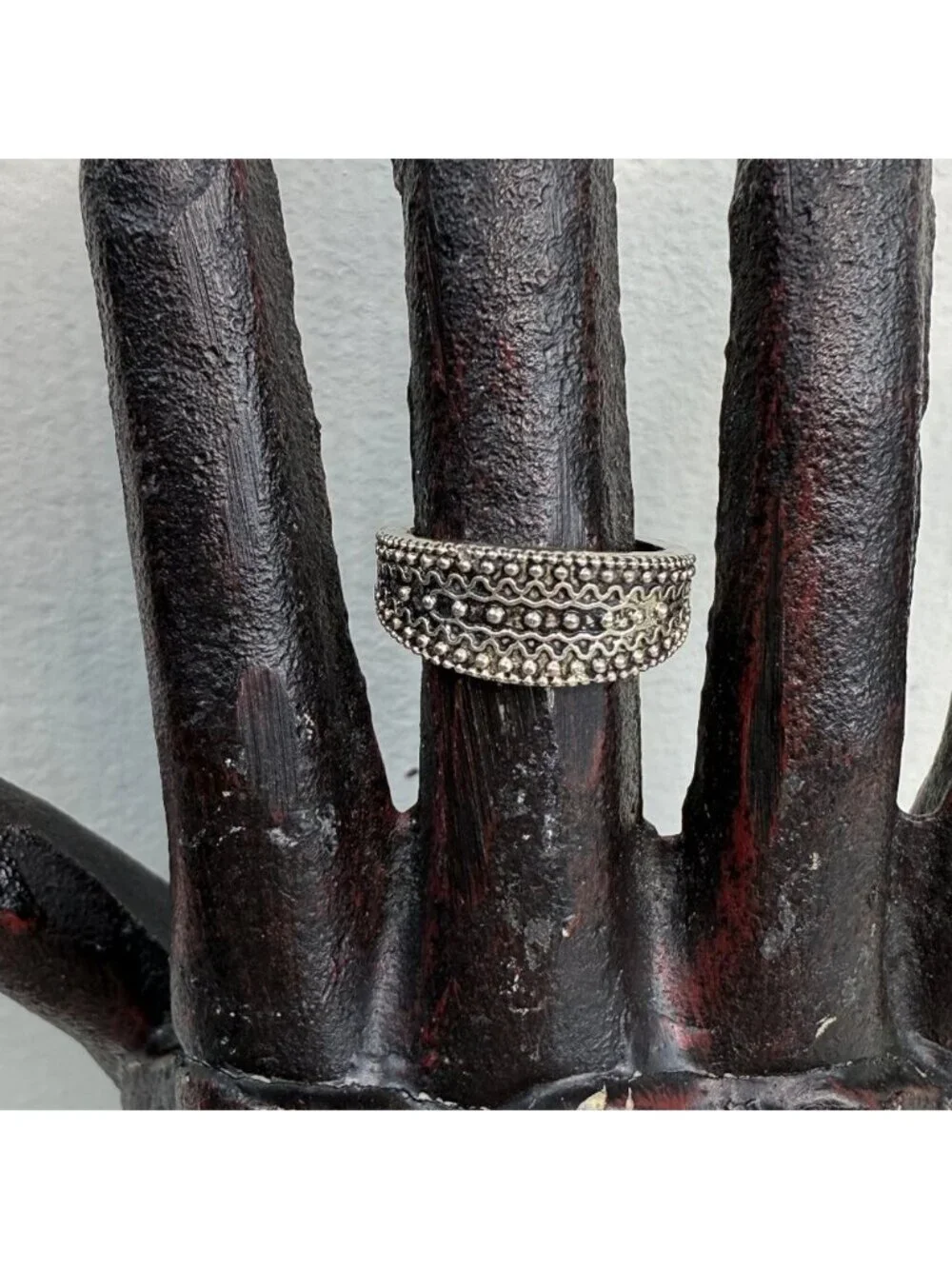 Silver Tone Simple Textured Band Ring Size 5